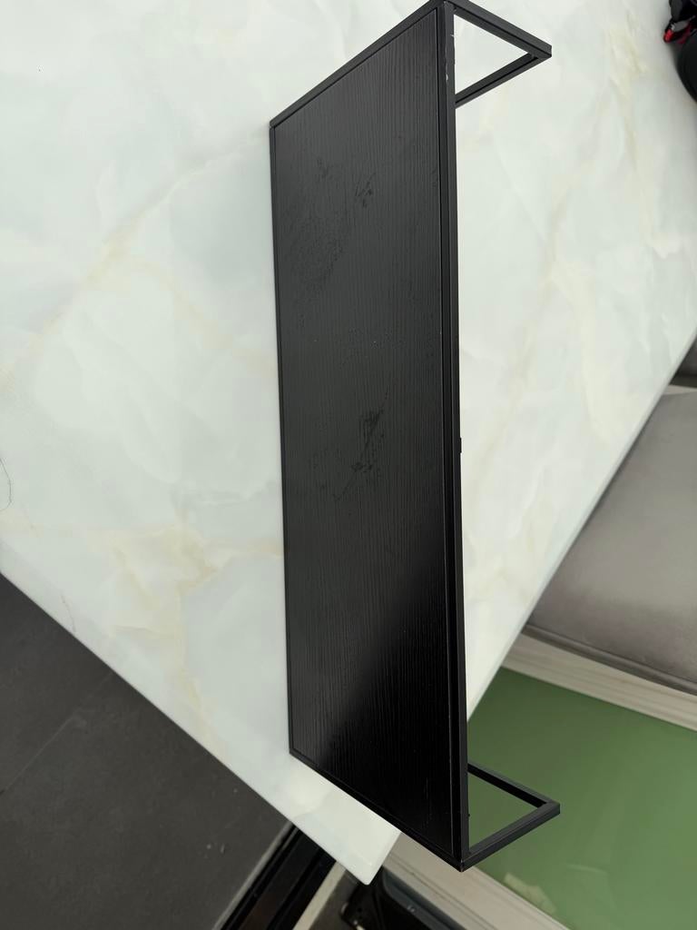 Zwart metalen wandrek met haken, Huis en Inrichting, Woonaccessoires | Wandplanken en Boekenplanken, Ophalen of Verzenden, Zo goed als nieuw