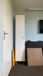 Ikea hoge kast wit lack met chromen poten en handgreep, Ophalen, Zo goed als nieuw