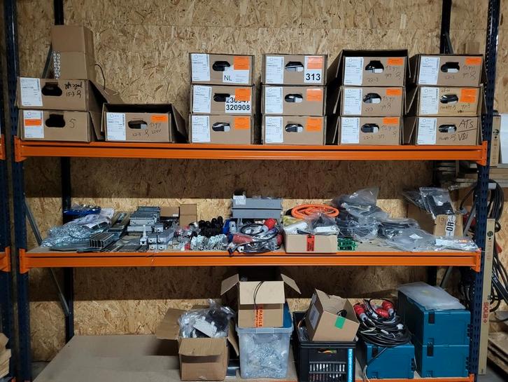 Gfa aandrijvingen 220 volt Garagedeuren-OVerheaddeuren, Doe-het-zelf en Verbouw, Deuren en Horren, Nieuw, Garagedeur, 215 cm of meer