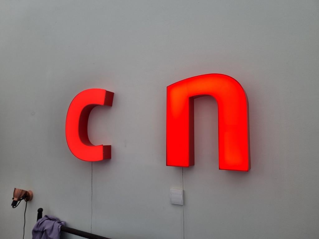 2 x Doosletter Reclameletter met ledverlichting, Ophalen, Gebruikt, Overige typen