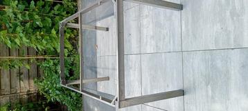 Tuintafel frame  beschikbaar voor biedingen