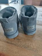 Boots laarsjes 39 nieuw (ugg style), Lage of Enkellaarzen, Nieuw, Ophalen of Verzenden, Grijs