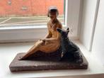 Art Deco Beeld Vrouw met Hond - Plantenbak, Antiek en Kunst, Ophalen of Verzenden