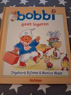 groot boek monica maas - bobbi gaat logeren, Boeken, Kinderboeken | Baby's en Peuters, Ophalen of Verzenden, Zo goed als nieuw
