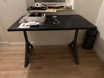 Gratis IKEA Bureau - Zelf Repareren! beschikbaar voor biedingen