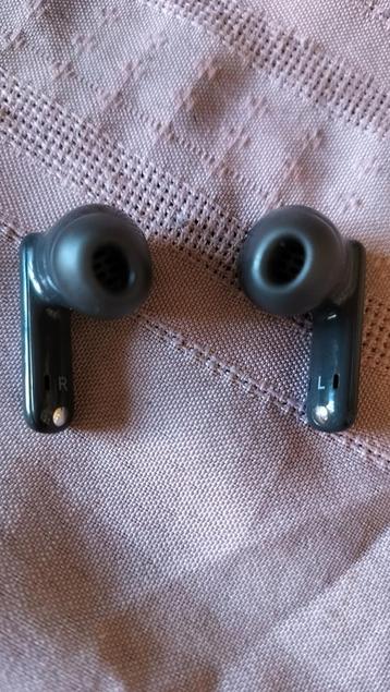 Huawei FreeBuds 5i beschikbaar voor biedingen