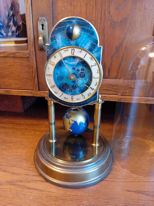 JAARPENDULE KAISER WERELDBOL STOLPKLOK PLANETEN DEFECT, Antiek en Kunst, Antiek | Klokken, Ophalen of Verzenden