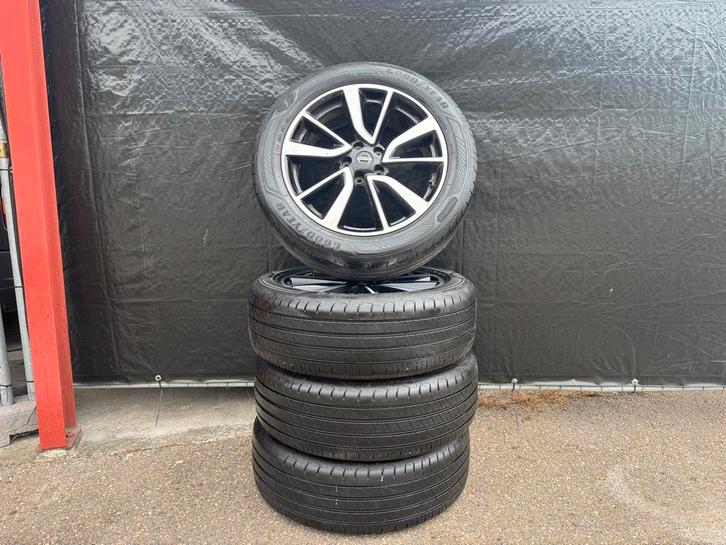 19 inch Nissan Velgen + banden, Auto-onderdelen, Banden en Velgen, Banden en Velgen, Zomerbanden, 19 inch, 225 mm, Personenwagen