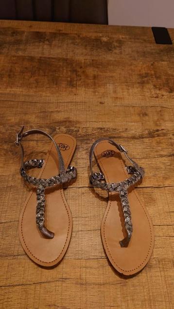 Dames sandalen, zilverkleurig maat 39 beschikbaar voor biedingen