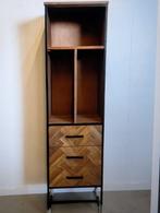 hoge kast met visgraat hout teak ijzer bijna nieuw., Ophalen, 200 cm of meer, Teakhout, 50 tot 100 cm