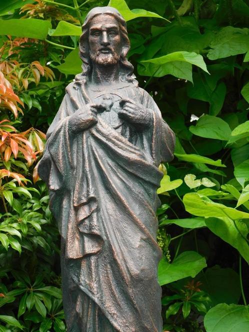 Impressief kerkelijk beeld van Jezus, vervaardigd uit polyst, Tuin en Terras, Tuinbeelden, Mensenbeeld, Kunststof, Ophalen of Verzenden