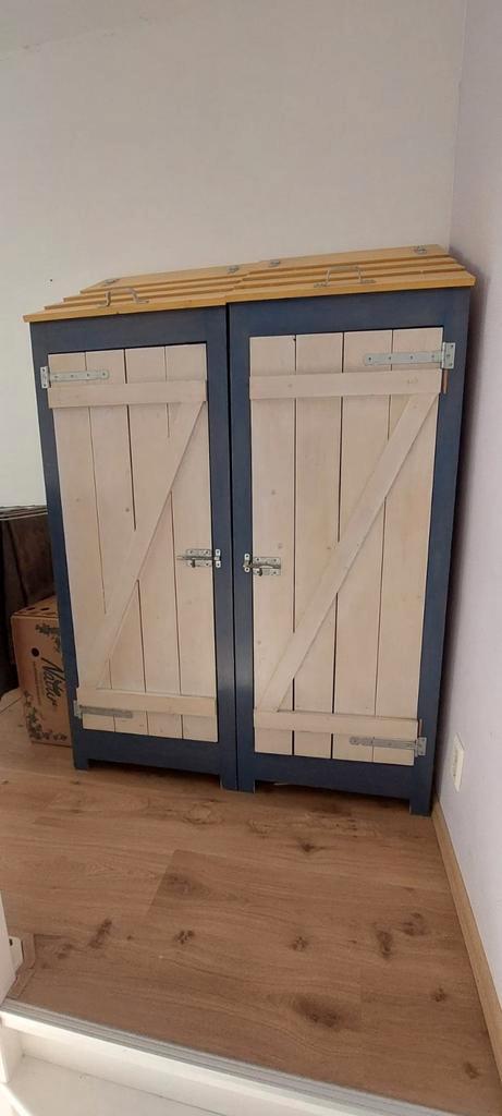 Leuke kinderkast met legplanken - Gratis ophalen!, Antiek en Kunst, Antiek | Meubels | Kasten, Ophalen of Verzenden