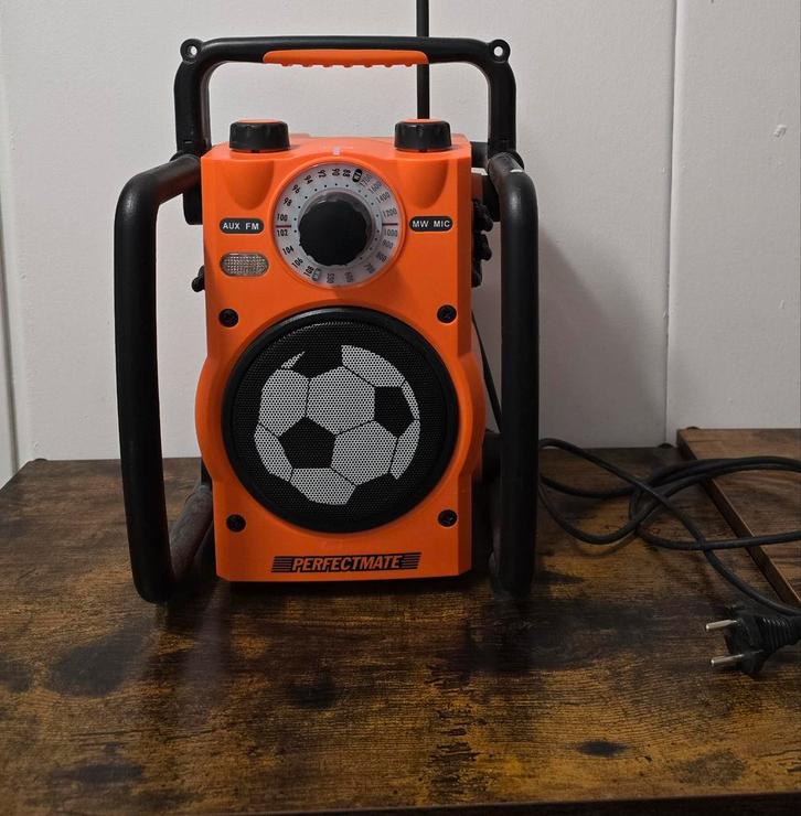 Draagbare Bouwradio met Voetbal Design, Audio, Tv en Foto, Radio's, Gebruikt, Bouwradio, Ophalen