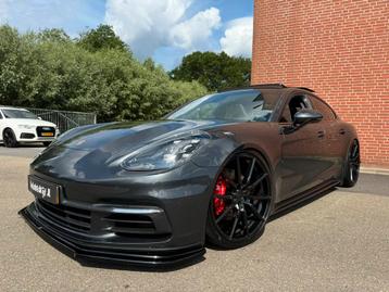 Porsche Panamera 3.0 V6 turbo 441pk/22"/verlaagd/Pano/Akra beschikbaar voor biedingen