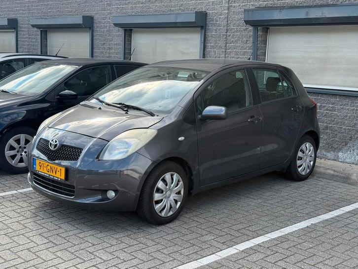 Toyota Yaris 1.3 16V Vvt-i 5DR 2008 Grijs / Airco, Auto's, Toyota, Particulier, Yaris, Achteruitrijcamera, Adaptieve lichten, Airbags