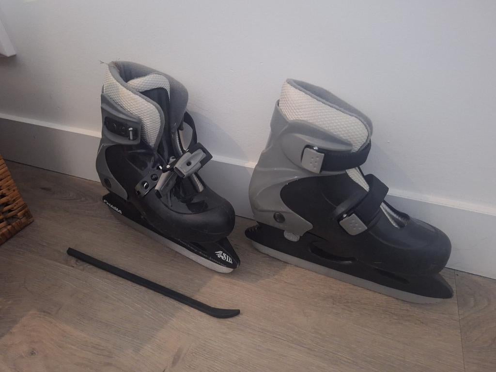 Verstelbare schaatsen maat 29-32, Sport en Fitness, Schaatsen, Ophalen, Zo goed als nieuw, IJshockeyschaatsen, Overige merken