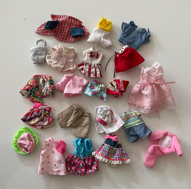 Evi love shelly mattel heart family mini kleertjes, Verzamelen, Poppen, Gebruikt, Kleertjes, Ophalen of Verzenden