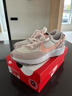 NIEUW Nike sneakers mt 39, Kleding | Dames, Schoenen, Ophalen of Verzenden, Nieuw, Sneakers of Gympen