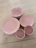 Roze Servies Set - 5 delige borden en 6 kommen: nu 20 euro, Ophalen of Verzenden, Zo goed als nieuw, Rood, Schaal