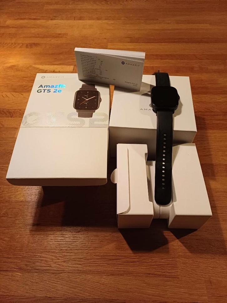 Smartwatch Amazfit GTS 2e, Sieraden, Tassen en Uiterlijk, Smartwatches, Gebruikt, Android, Zwart, Afstand, Calorieverbanding, GPS
