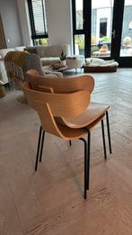 2 Houten design stoelen met metalen poten van Woood, Huis en Inrichting, Stoelen, Ophalen, Bruin, Zo goed als nieuw, Eén