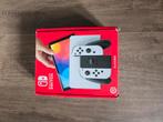 Nintendo Switch OLED inclusief games, Switch OLED, Ophalen of Verzenden, Zo goed als nieuw, Met 1 controller