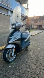 Piaggio Zip Fly - Zeer nette scooter mét hoog windscherm, Ophalen, Zo goed als nieuw, Fly, Benzine