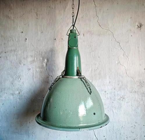 Vintage originele industriële emaille hanglampen Sovjet-Unie, Huis en Inrichting, Lampen | Hanglampen, Zo goed als nieuw, Minder dan 50 cm