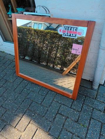 GROTE SPIEGEL  80 X 90 CM  5.00 € beschikbaar voor biedingen