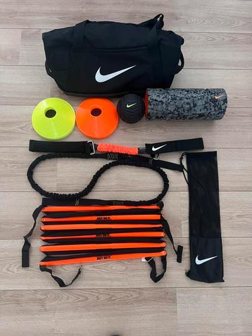 Nike Fitness trainingsset beschikbaar voor biedingen