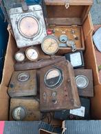 Oude vintage meet apparatuur, Ophalen