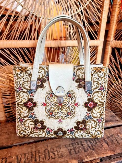 YatvaVintage: YV5198: Vintage 60's/70's Tapestry Handbag, Sieraden, Tassen en Uiterlijk, Tassen | Damestassen, Gebruikt, Handtas
