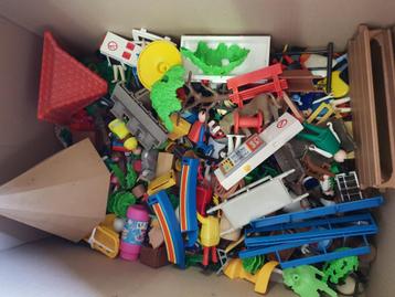 Doos vol veel én grote CIRCUS Playmobiel Lego of Duplo beschikbaar voor biedingen