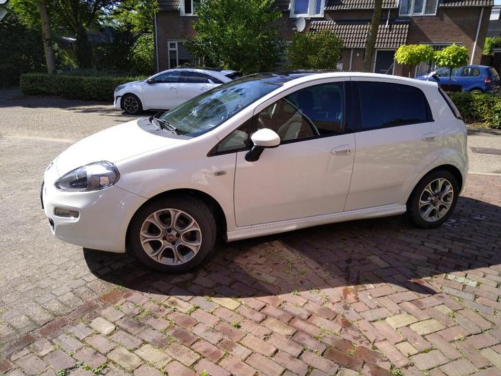 Fiat Punto evo 0.9 Twinair lounge  5DR 2014 nwe apk Wit, Auto's, Fiat, Particulier, Punto, ABS, Airbags, Airconditioning, Bluetooth