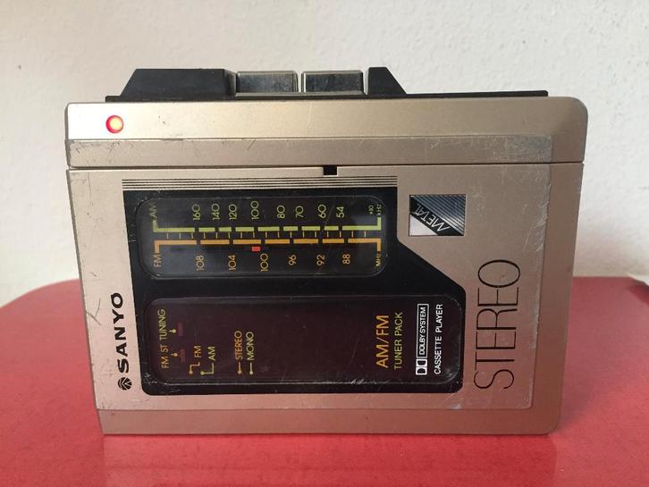 Vintage Sanyo walkman radio semi werkend jaren 80, Audio, Tv en Foto, Walkmans, Discmans en Minidiscspelers, Walkman, Ophalen of Verzenden