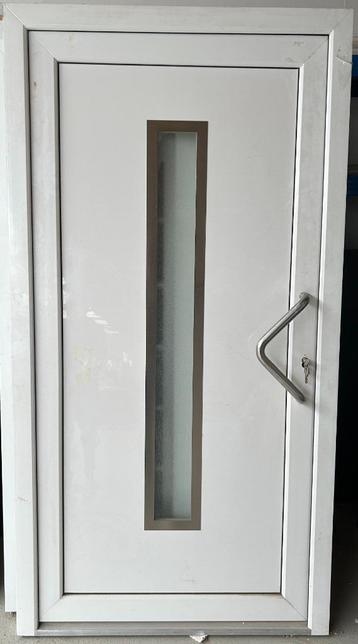 Kunststof voordeur 110 x 210 cm Rechts kleur Wit beschikbaar voor biedingen