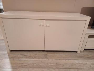 Witte glanzende kast dressoir zwaar 150x50x75 bxdxh beschikbaar voor biedingen