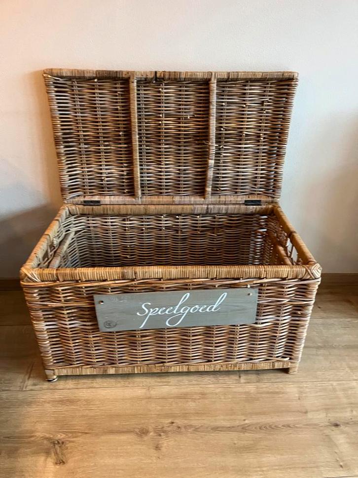 Rieten Kist met Klepdeksel - Opbergruimte, Huis en Inrichting, Woonaccessoires | Kisten, Gebruikt, 50 tot 75 cm, 75 tot 100 cm