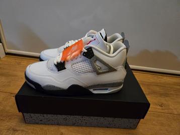 Air Jordan 4 White Cement maat 43 Deadstock beschikbaar voor biedingen
