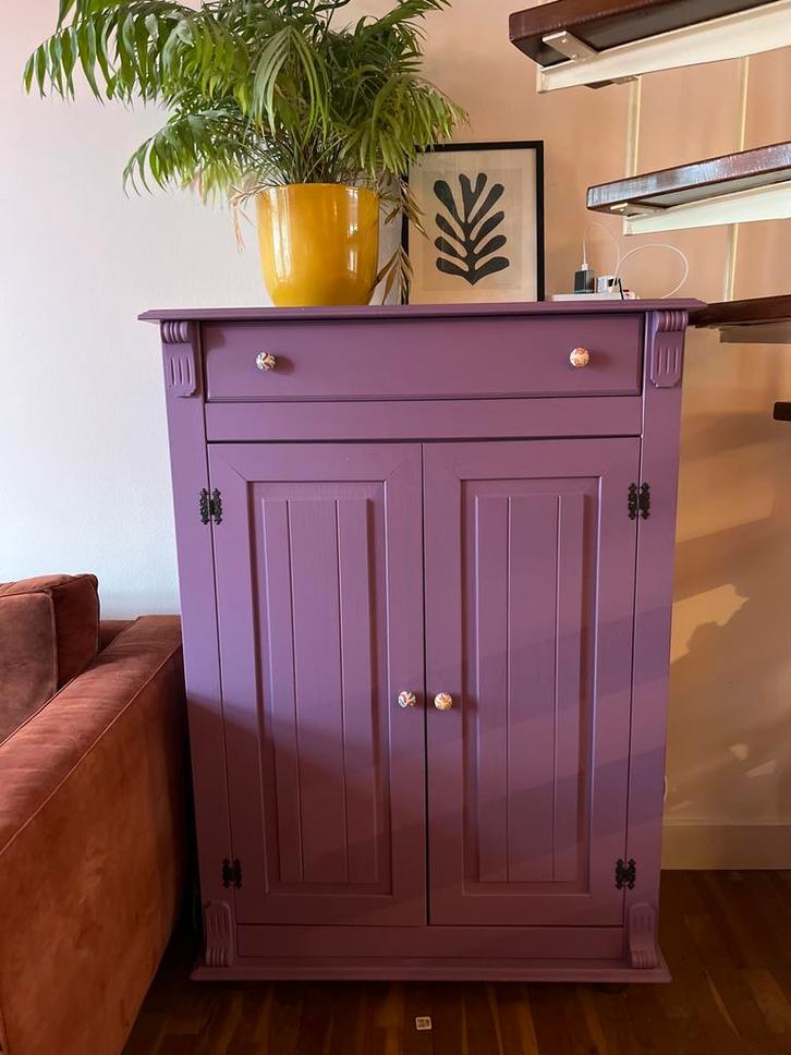 Paars kastje met veel ruimte - Leiden centrum, Huis en Inrichting, Kasten | Buffetkasten, Gebruikt, 100 tot 150 cm, Minder dan 50 cm