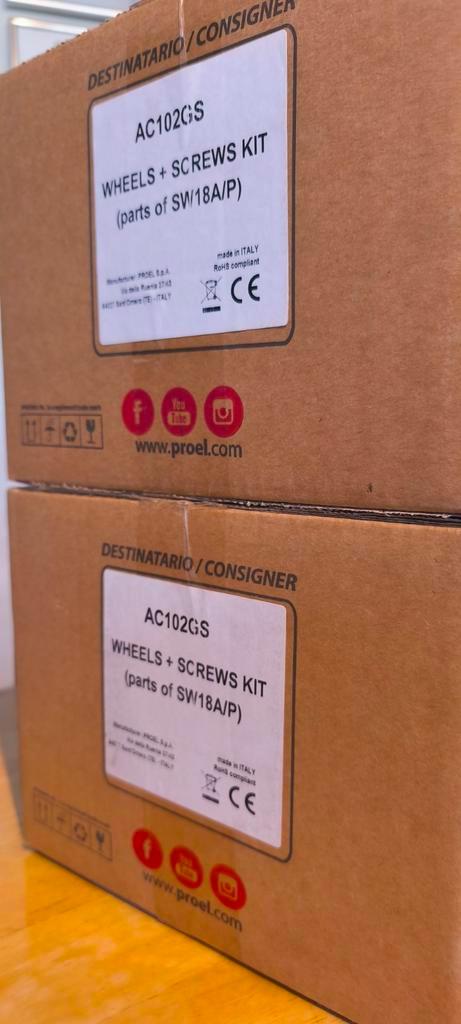 Zwenkwielen set voor Axiom SW18A/P subs, Muziek en Instrumenten, Behuizingen en Koffers, Nieuw, Speaker of Versterker, Ophalen of Verzenden