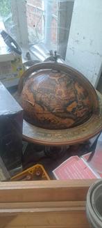 Mooie wereldbol / bar op wielen, Ophalen, Zo goed als nieuw