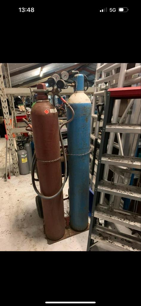 Lasapparatuur set met cilinders, Zakelijke goederen, Machines en Bouw | Lastechniek, Ophalen of Verzenden