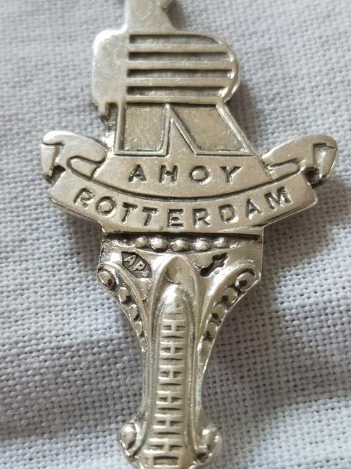 zilveren lepeltje, Ahoy Rotterdam, gemerkt met een zwaardje., Antiek en Kunst, Antiek | Goud en Zilver, Zilver, Ophalen of Verzenden