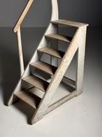 Bibliotheektrao grijs wit klassiek, Doe-het-zelf en Verbouw, Ladders en Trappen, Ophalen, Minder dan 2 meter