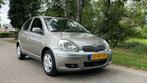 Toyota Yaris 1.3 16V Vvti 5DR 2005 Beige, Auto's, Voorwielaandrijving, Stof, 880 kg, 4 cilinders