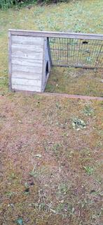 Konijnenhok   Ren kan op het gras staan met 2 deurtjes voor, Ophalen of Verzenden, Zo goed als nieuw, Hout, Overige typen