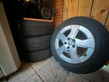 Toyota Winterbanden 195/65 R15 met Velgen beschikbaar voor biedingen