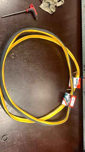 Setje Vittoria Corsa 622 tubes 23 / 25 / 30 tubular beschikbaar voor biedingen