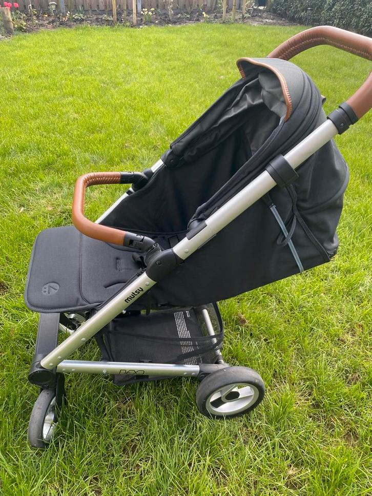 Mutsy Nexo buggy + voetenzak & regenhoes, Kinderen en Baby's, Buggy's, Zo goed als nieuw, Regenhoes, Ophalen